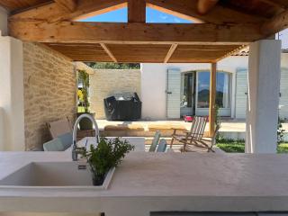 Quiet farmhouse and pool! - 6