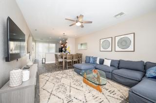 Beautiful Family Townhome, Near The Parks - 8000-104 - 0