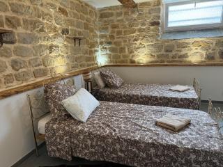Charming stone apartment - 3
