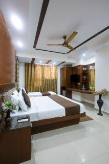 Hotel Shivdev International 2 Min Walk From New Delhi Railway Station - 8
