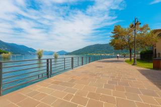 AQUARAMA - Lakefront Apartment with Pool Access & Free Parking - 0