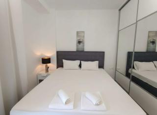 Coastal Elegance 1-Bedroom Hideaway by the Beach - 2