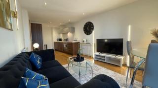 Stylish Apartment - City Centre - Secure Parking - Fast Wifi - Balcony 279O - 7