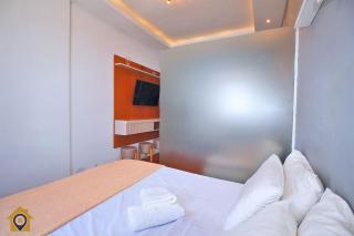 Studio simples com vista mar p/ 4 pessoas ao lado da praia com comércios ao redor - 7