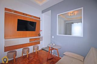 Studio simples com vista mar p/ 4 pessoas ao lado da praia com comércios ao redor - 3