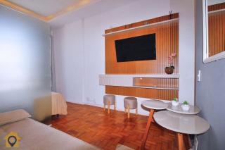 Studio simples com vista mar p/ 4 pessoas ao lado da praia com comércios ao redor - 2