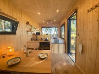 Tiny-House Grand Confort - Salle de bain italienne - Lit King - 10 min A7 - 7