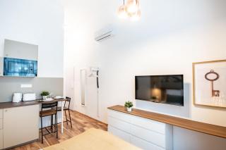 Colorful Studio Top Location AC - 9