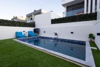 Casa Férias com Piscina Aquecida e Suítes Privadas 2 - 4