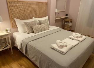 Iris 2 Bedroom with Balcony in Pagkrati - 4