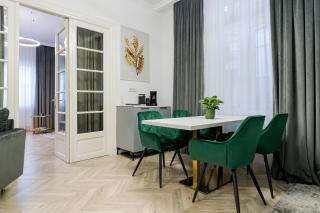 High Ceilings Apartments Bucharest GARDEN - Parking - 1