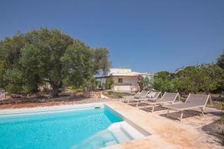 TD Trulli Chiara Tastefully Decorated Trulli with Pool - 1