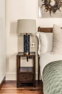 The Theodore A Stylish Stay - 5