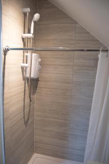 Modern 5 bedroom all en-suite south London - 8