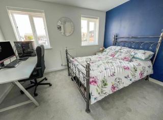 Spacious 3-Storey Home from Home in Hetton le Hole - 6