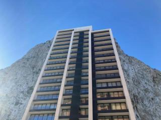 E1 Suites - Modern Comfort & Spa Luxury, Gibraltar - 6