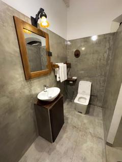 Emelyna House - 8