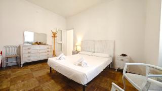 Hostdomus - La Nassa Apartment - 0