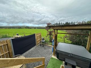 The Truck With Private Hot Tub - Forest View - 7