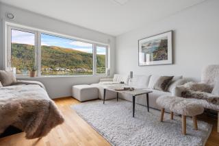 Costal Penthouse by Paramount - 6