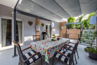 Dalmatian 230m2 with pool and garden near the old town for families - 2