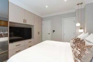 Kensington Palace Apartment - Luxury 3BR 4BA with Cinema Room - 4