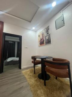 Modern 1 Bedroom Apartment in Lekki with Pool Gym Constant Power and Wi-Fi - 4