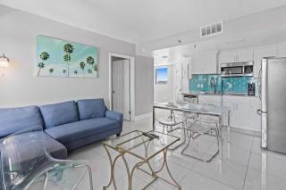 Modern 2-Bedroom Enclave Condo Retreat - 9