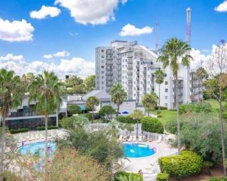 Modern 2-Bedroom Enclave Condo Retreat - 4