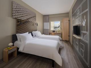 Ibis Jeddah Malik Road - 1