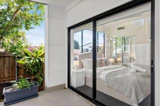 Sunhaven Escape Three Storey Comfort for Families - 5
