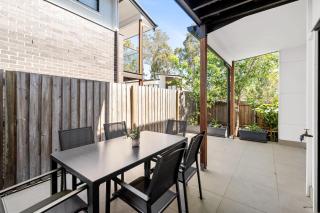 Sunhaven Escape Three Storey Comfort for Families - 4