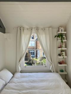 Beautiful City Centre Apartment with Cathedral View - 4