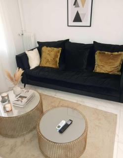 Amazing Apt with 2 Bedrooms in Pagkrati - 2