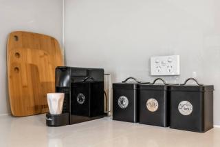 Luxe 3BR CBD Apartment with River Views and Resort Style Amenities - 6