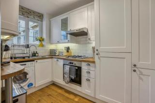 Comfortable 2-Bed in Zone 2 - 9