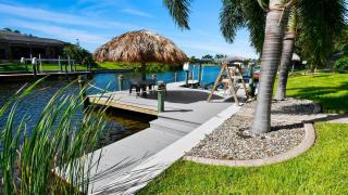 Mei Jing – Waterfront Pool and Tiki Hut-must see - 4