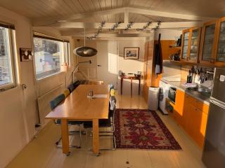 One of a kind houseboat on the canal Amstel - 4