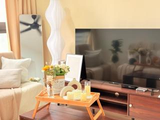 Perfect for Families & Larger Groups, KL MRT- M Vertica - 7