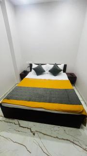 Sri Krishna Guest House - 4