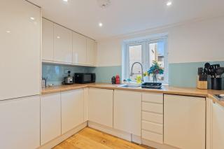 London City 1 Bed Flat with Unique Loft LONG TERM STAYS SLEEPS - 5