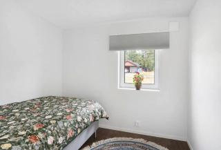 Newly Built House with Free Parking in Scenic Nature - 4