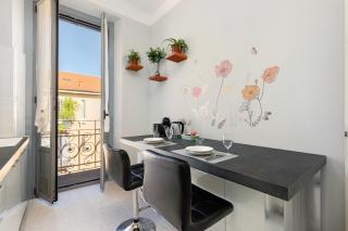 A stone's throw from Milano Centrale - balcony - AC - 7