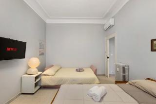 A stone's throw from Milano Centrale - balcony - AC - 4