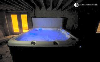 Stately Luxury Vacation Rental with a Private Hot Tub near Brown County State Park, Indiana - 9