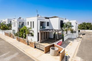 Villa Alassia 16 by Ezoria Villas - 5