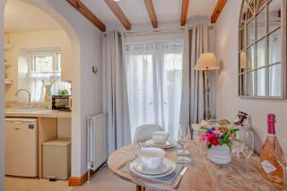 Stones Throw Cottage - 6