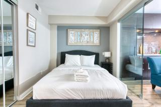 Yorkville Condo near STK - Toronto - 8