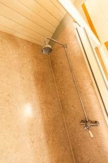 Cherry Blossom Hut - Bristol - 3