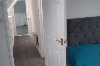 Apartment - Sleeps 4 - Parking - Close to Stansted - 4